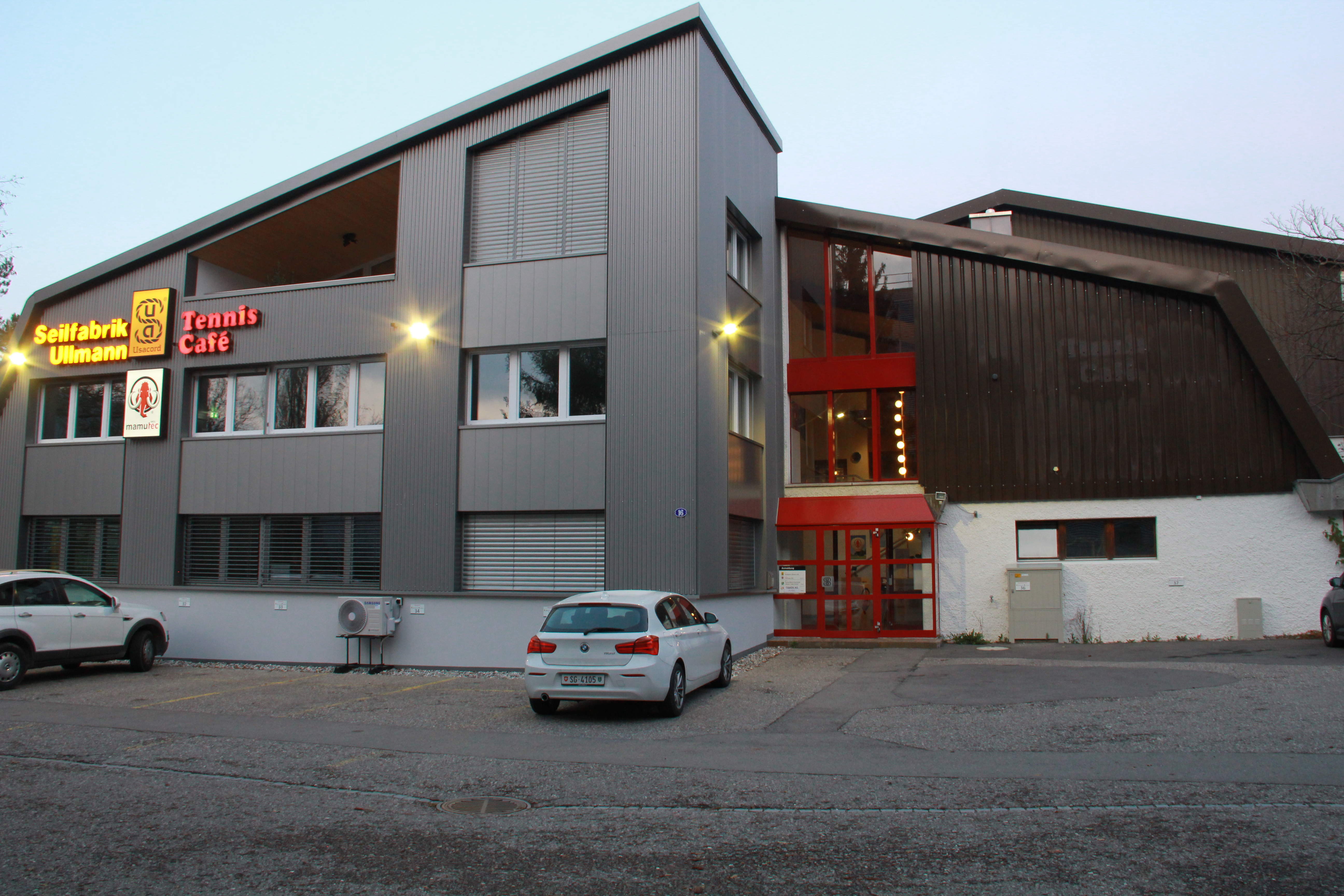 Tennis- Badmintoncenter Ullmann Halle GmbH, Gaiserwaldstrasse 16 in St. Gallen