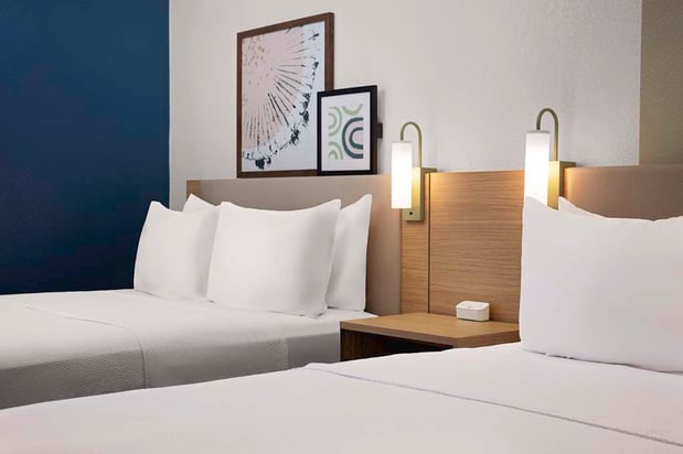 Images Spark by Hilton Atlanta Cumberland Ballpark