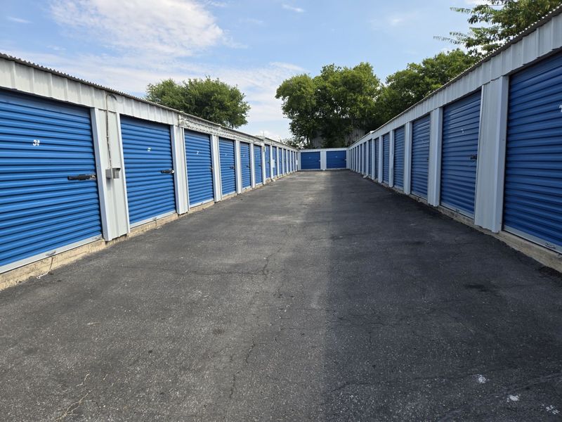 Images Extra Space Storage