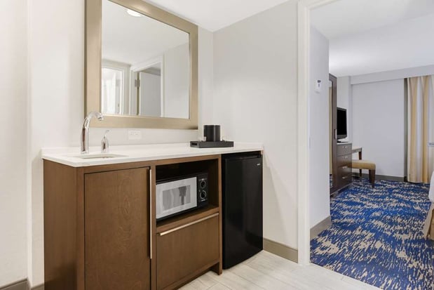 Images Embassy Suites by Hilton Alexandria Old Town