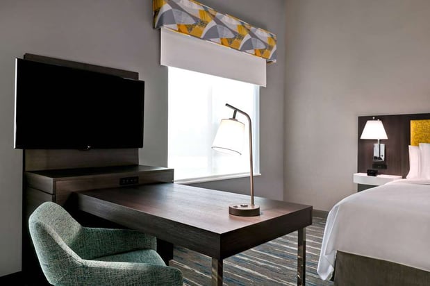 Images Hampton Inn & Suites Houston East Beltway 8