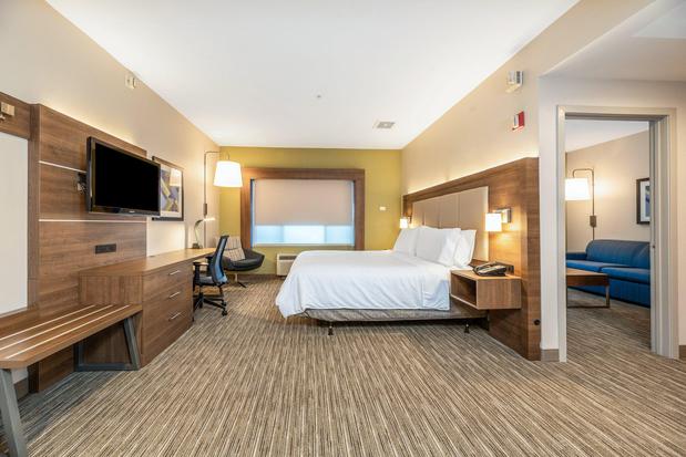 Images Holiday Inn Express & Suites Fremont - Milpitas Central by IHG