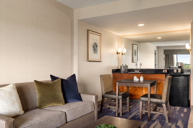Images Crowne Plaza Auburn Hills by IHG