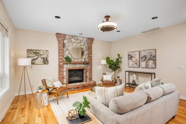 Images Lisa Bradburn, Premiere Property Group, LLC