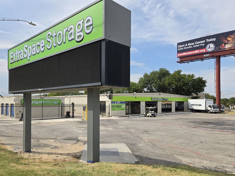 Images Extra Space Storage