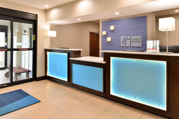 Images Holiday Inn Express & Suites Cincinnati-Blue Ash by IHG