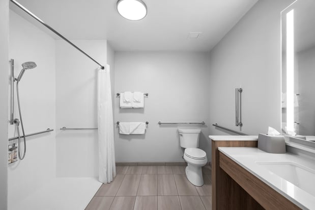 Images Holiday Inn Express & Suites Marinette by IHG