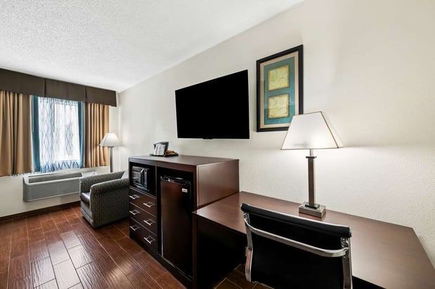 Images SureStay Plus by Best Western Lubbock Medical Center