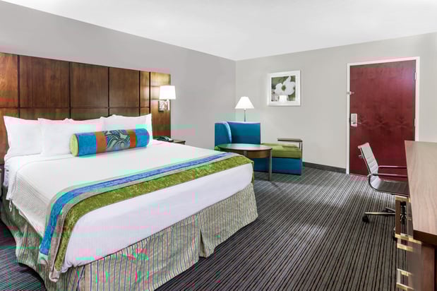Images Holiday Inn & Suites Oklahoma City North by IHG