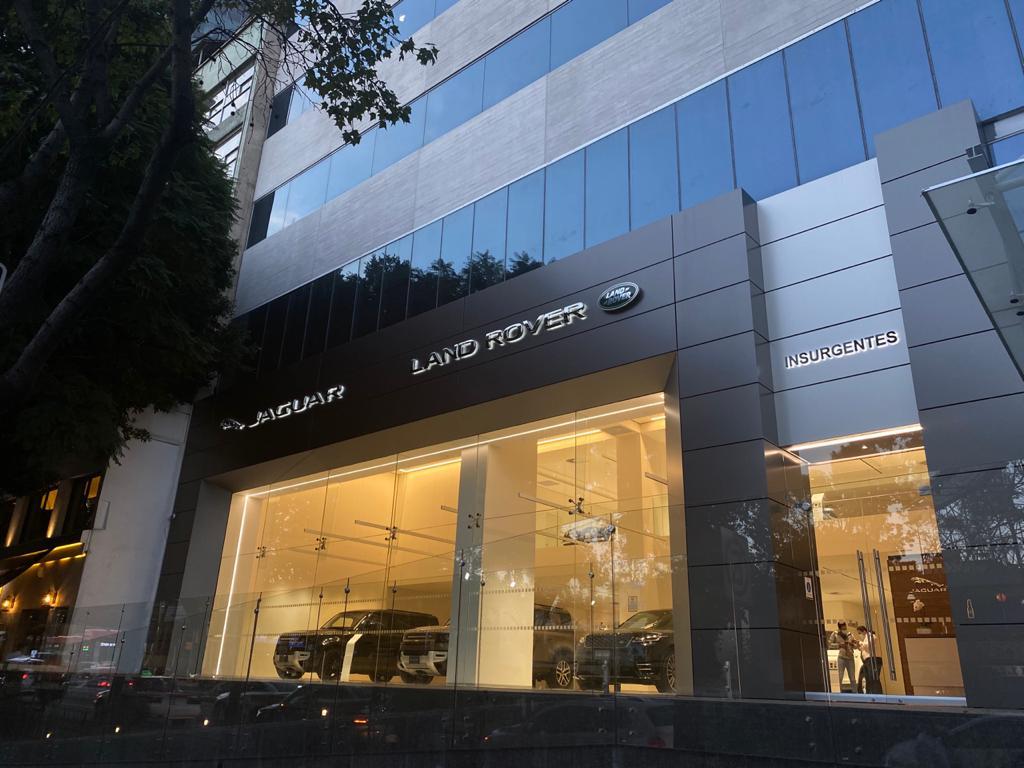 Images Land Rover Insurgentes