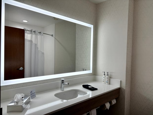 Images Holiday Inn Express & Suites Saint Robert - Leonard Wood by IHG
