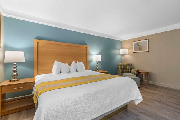 Images Best Western Plus Executive Court Inn & Conference Center