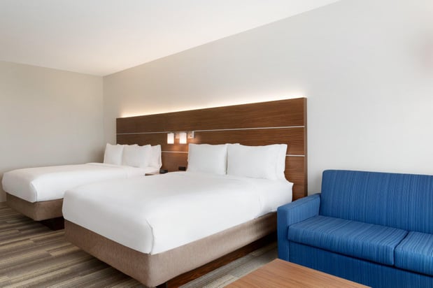 Images Holiday Inn Express & Suites Cincinnati NE - Redbank Road by IHG