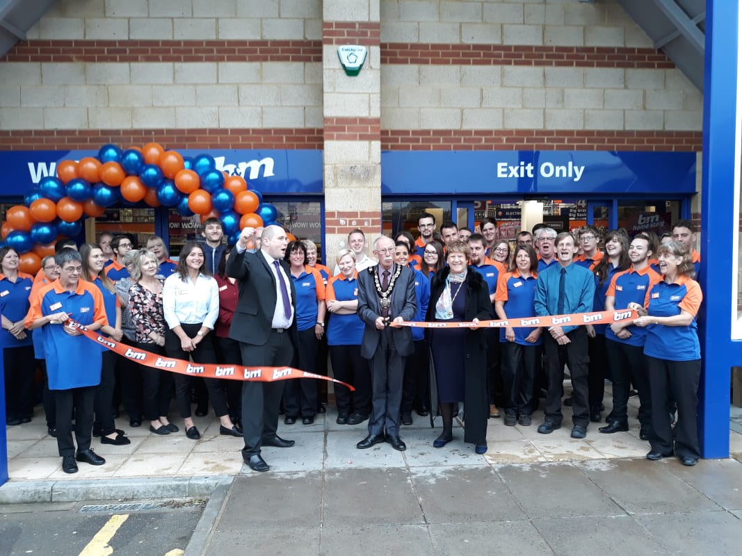 Local mayor Councillor Andy Phillips & Mayoress Nina Phillips cut the ribbon at B&M's brand new store opening at Hathaway Retail Park, Chippenham.