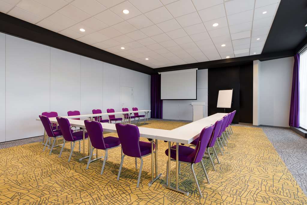 Meeting room Arena 1 U-shape set-up Park Inn by Radisson Lille Grand Stade Villeneuve-d'Ascq 03 20 64 40 00