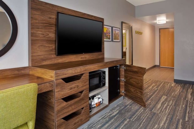 Images Hampton Inn & Suites Tampa East (Casino Area)