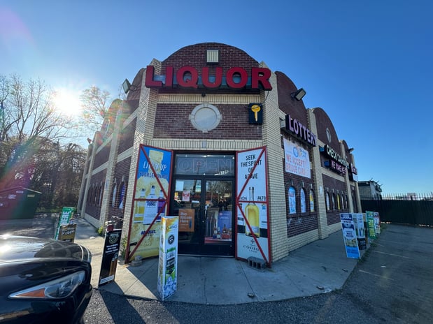 Images CoinFlip Bitcoin ATM - Gus Liquor (Detroit)