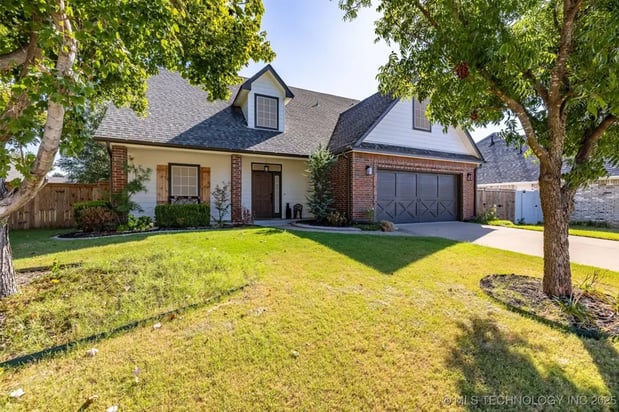 Images Heather Vest - Tulsa Real Estate Agent / Realtor