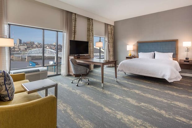 Images Hampton Inn & Suites Newport/Cincinnati