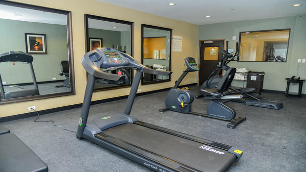 Images Holiday Inn Express & Suites Cuero, an IHG Hotel