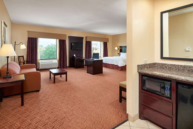 Images Hampton Inn & Suites Austin South/Buda