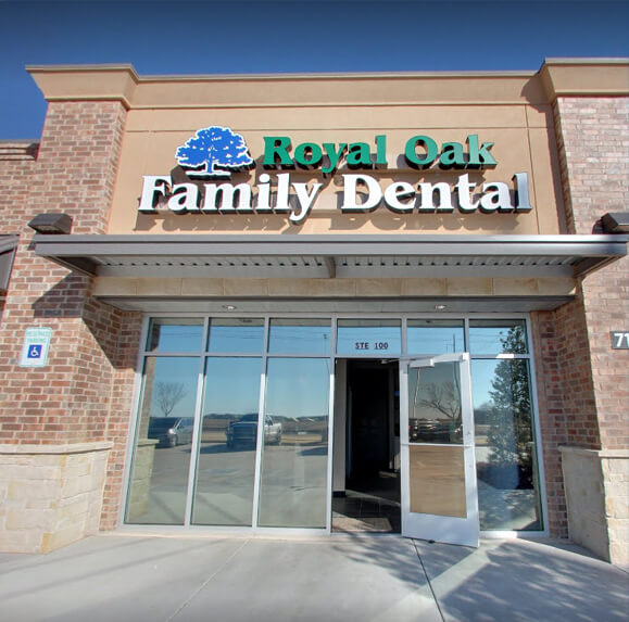 Royal Oak Family Dental office font view