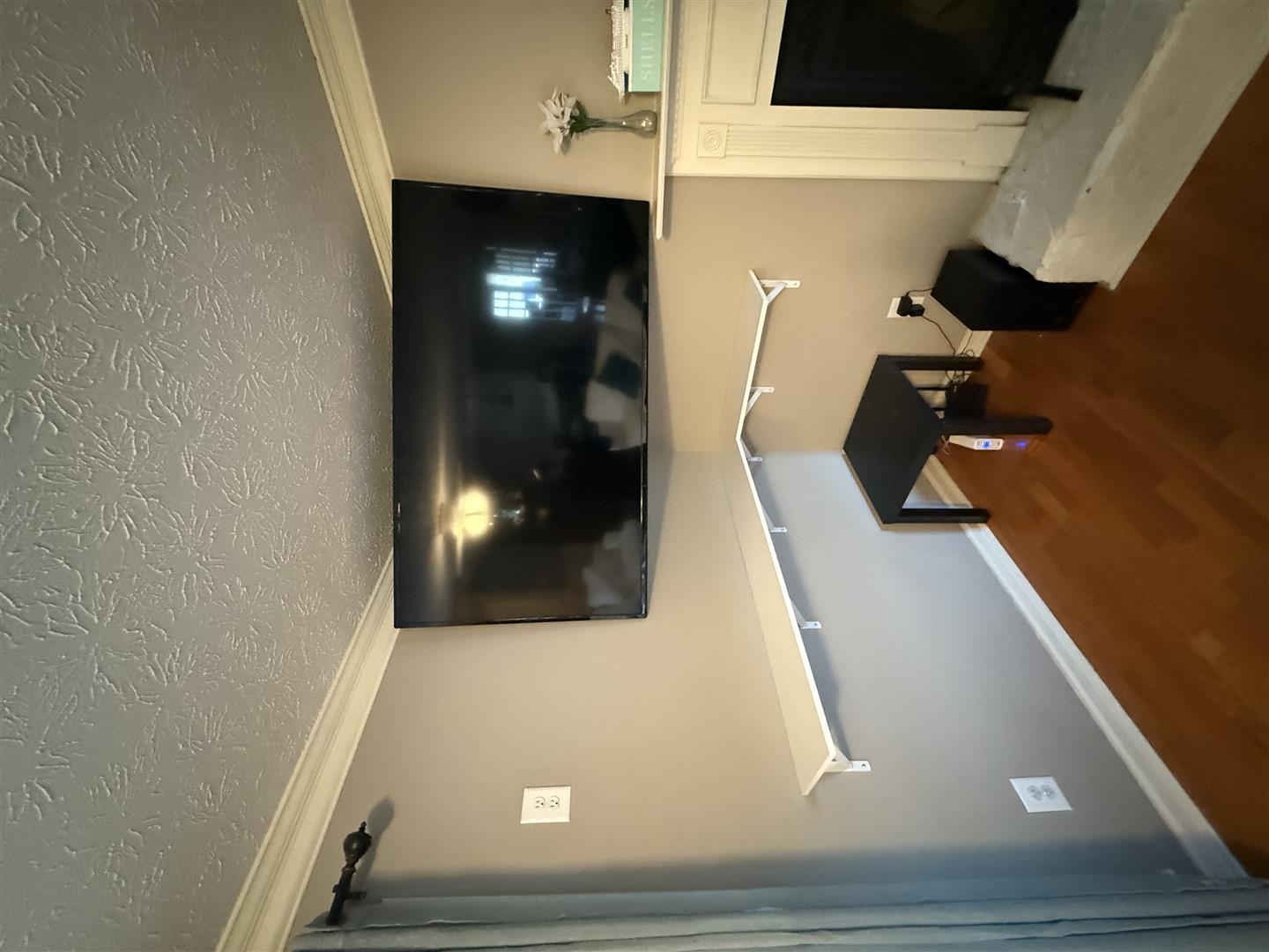 V & V HandyMen LLC Image