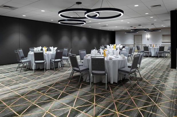 Images Holiday Inn & Suites Marlborough by IHG