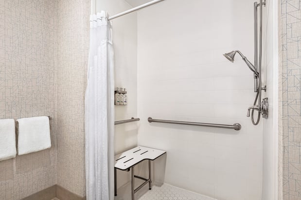 Images Holiday Inn Express & Suites Redding by IHG