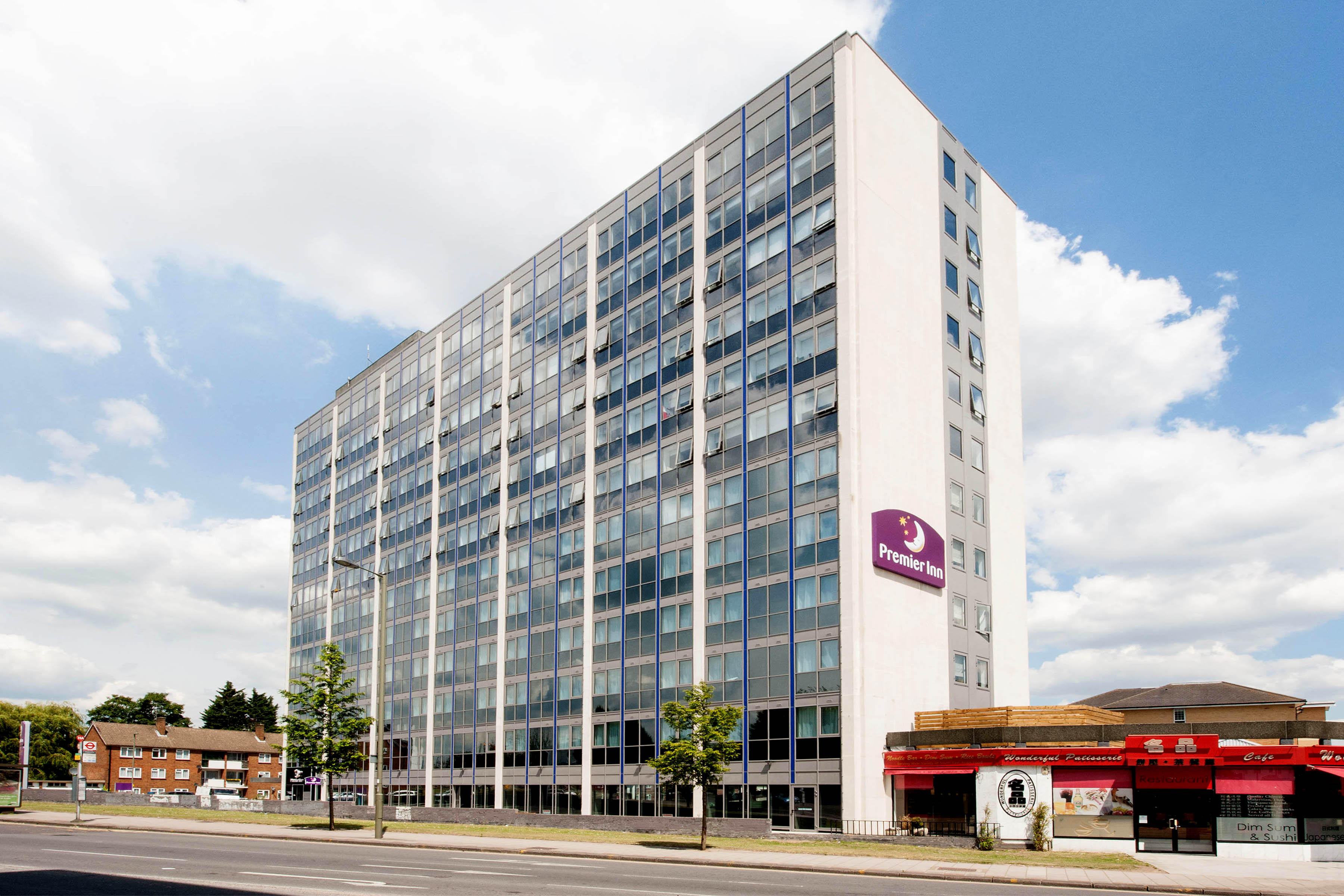 London Hendon (The Hyde) Premier Inn London Hendon (The Hyde) hotel London 03333 219324