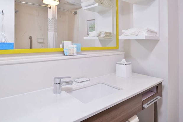Images Hampton Inn Greensboro-East