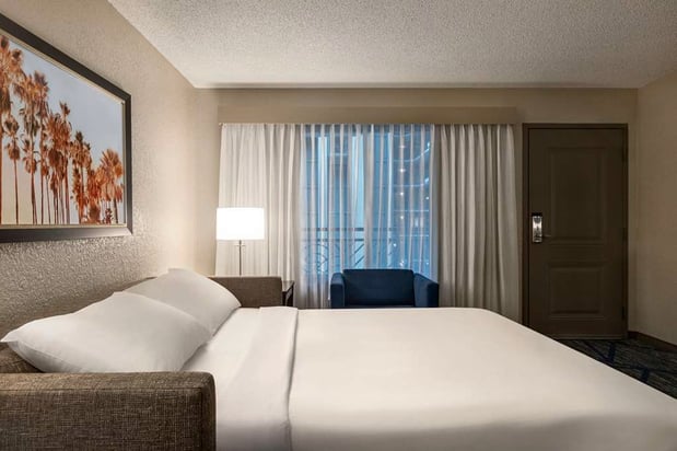 Images Embassy Suites by Hilton Miami International Airport
