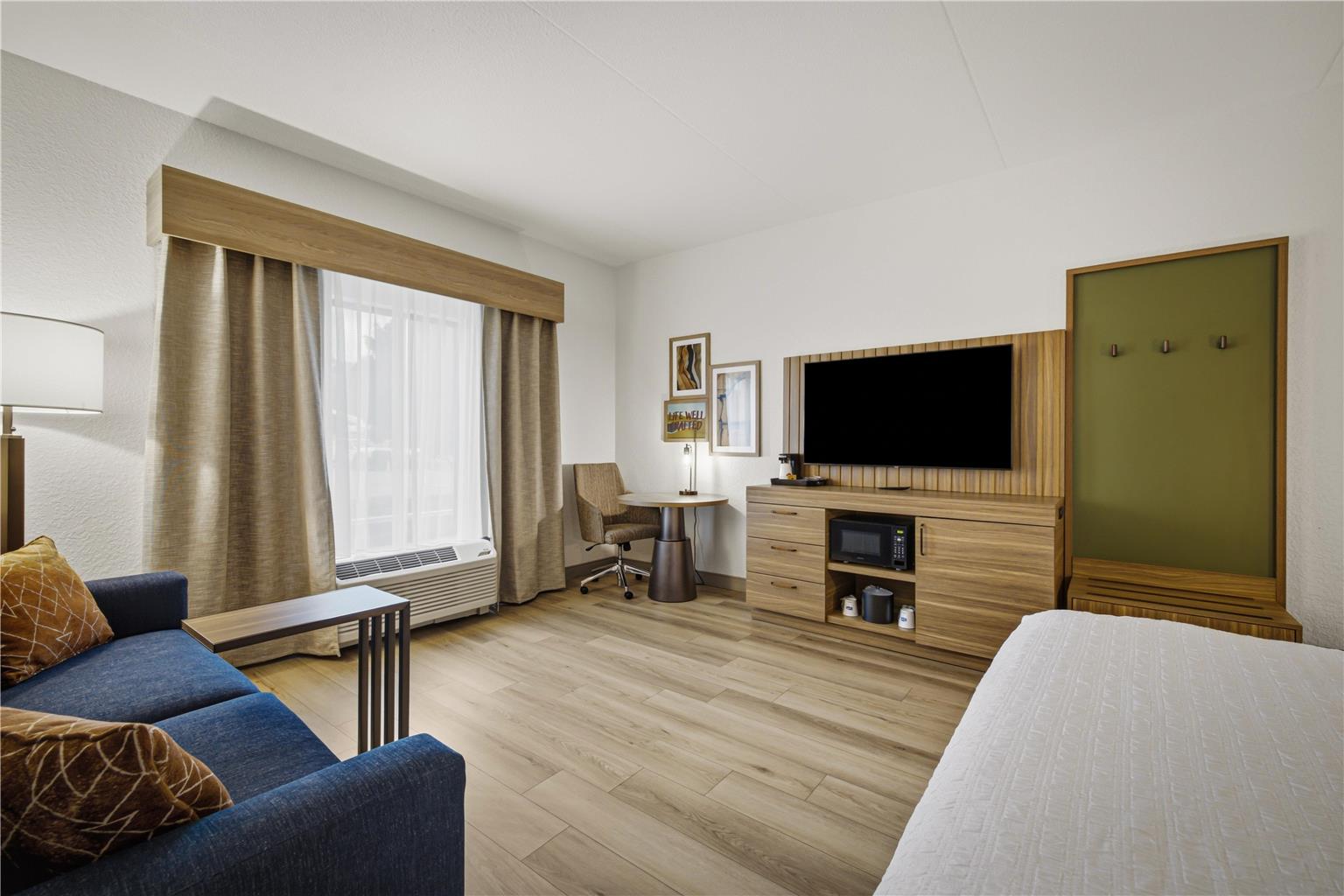 Guest room 