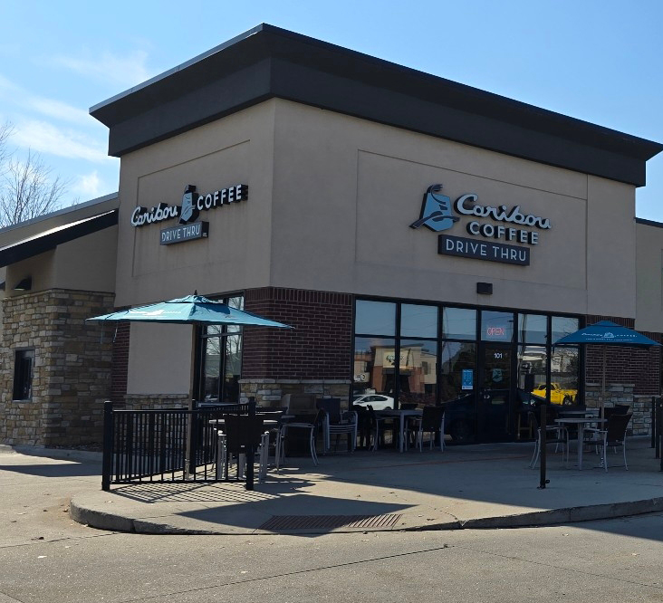 Storefront of the Caribou Coffee at 909 SE Oralabor Road in Ankeny