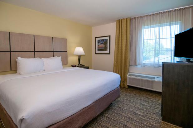 Images Candlewood Suites Baton Rouge - College Drive by IHG