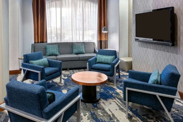 Images Hampton Inn & Suites Kansas City-Country Club Plaza