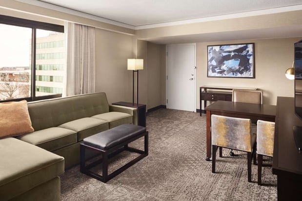 Images Embassy Suites by Hilton Tysons Corner