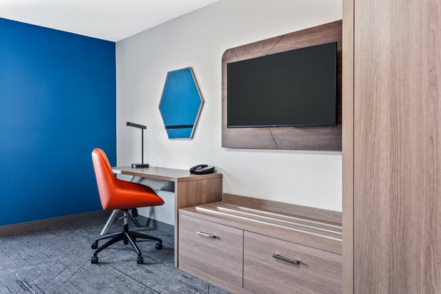 Images Holiday Inn Express & Suites Chicago-Algonquin by IHG