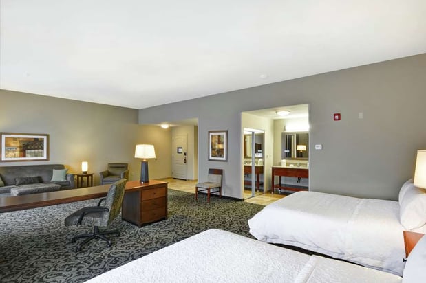 Images Hampton Inn & Suites New Hartford