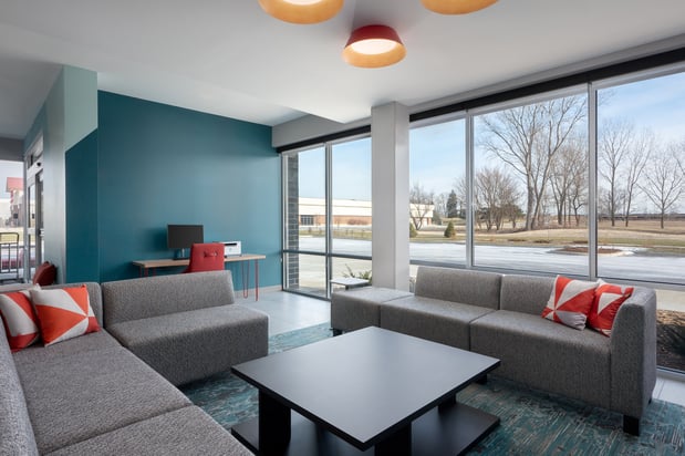 Images avid hotel Oak Creek by IHG