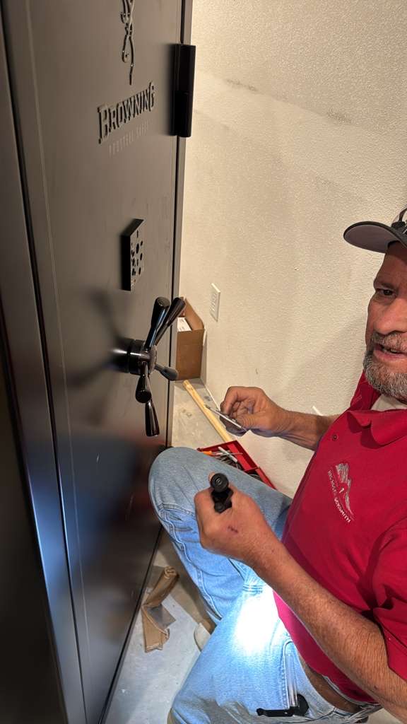 Safe locksmith service