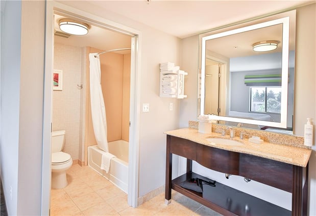 Images Hampton Inn & Suites Seattle/Kent,WA