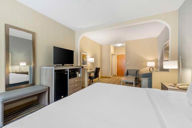 Images Best Western Plus New England Inn & Suites