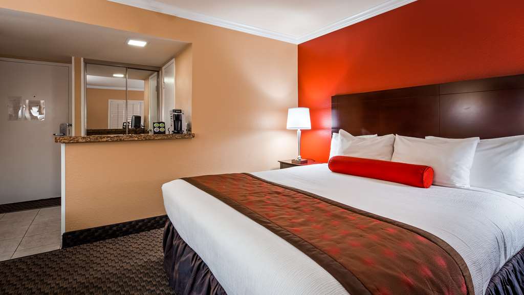 Best Western Plus Casino Royale–Center Strip