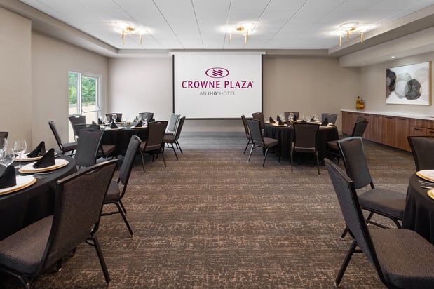 Images Crowne Plaza Nashville Airport by IHG