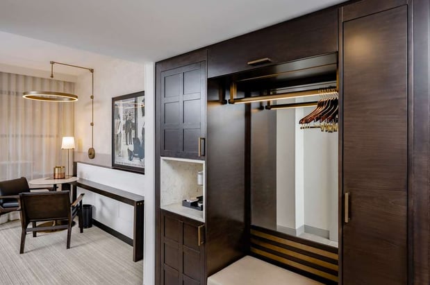 Images Hotel Fort Des Moines, Curio Collection by Hilton