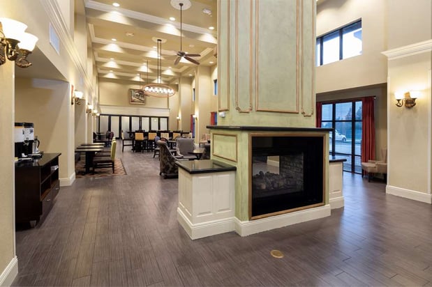 Images Hampton Inn & Suites Baton Rouge - I-10 East