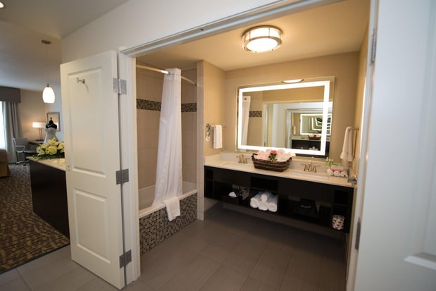 Images Holiday Inn Express & Suites Denver South - Castle Rock by IHG