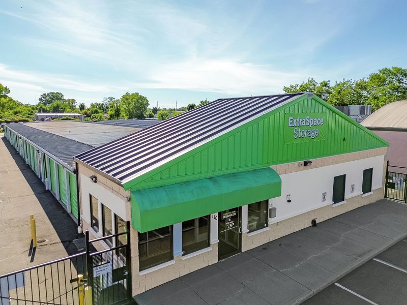 Beauty Image - Extra Space Storage at 110 Saxon Ave, Bay Shore, NY 11706