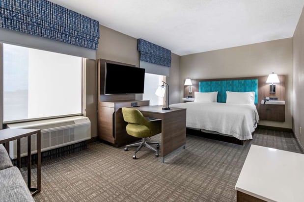 Images Hampton Inn & Suites Louisville East